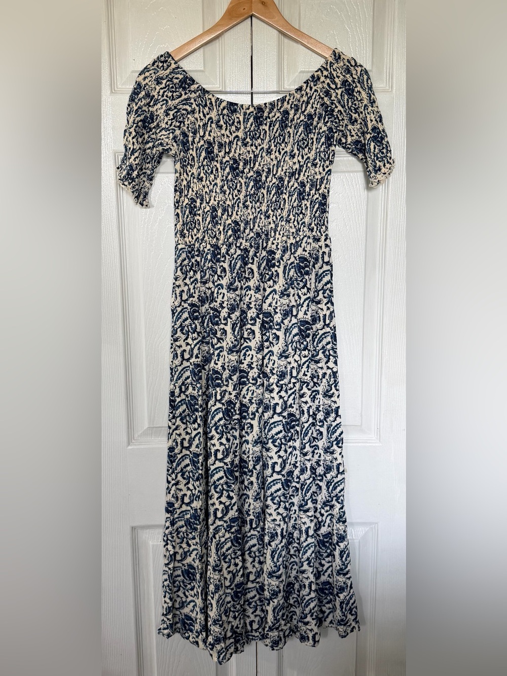 Natural Life Blue Floral Smocked Maxi Dress Blue & Cream XS/S Like New